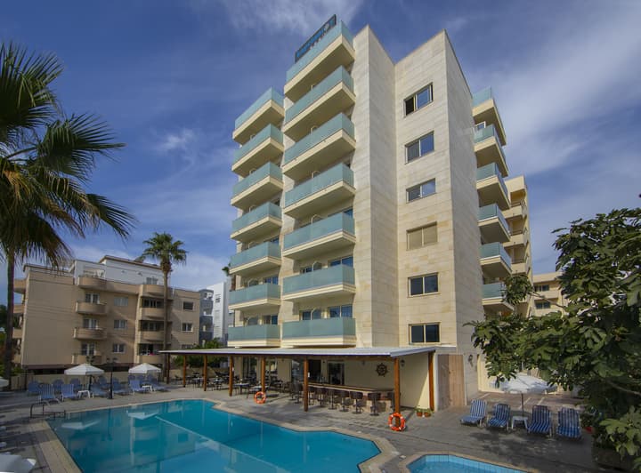 Kapetanios Limassol Hotel