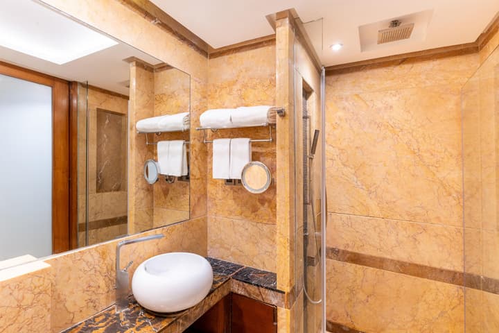 Radisson Blu Kaushambi Delhi NCR