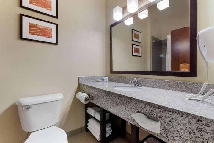 Comfort Inn & Suites Page at Lake Powell
