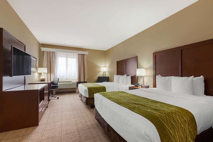 Comfort Inn & Suites Page at Lake Powell
