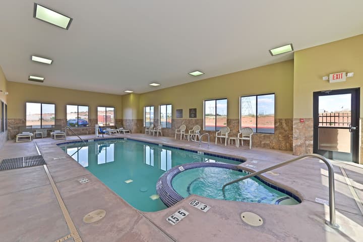 Comfort Inn & Suites Page at Lake Powell