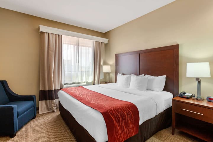 Comfort Inn & Suites Page at Lake Powell