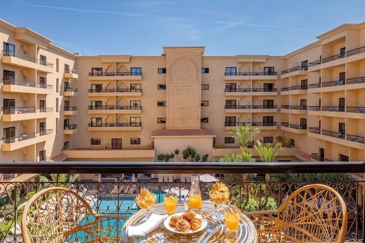 Grand Plaza