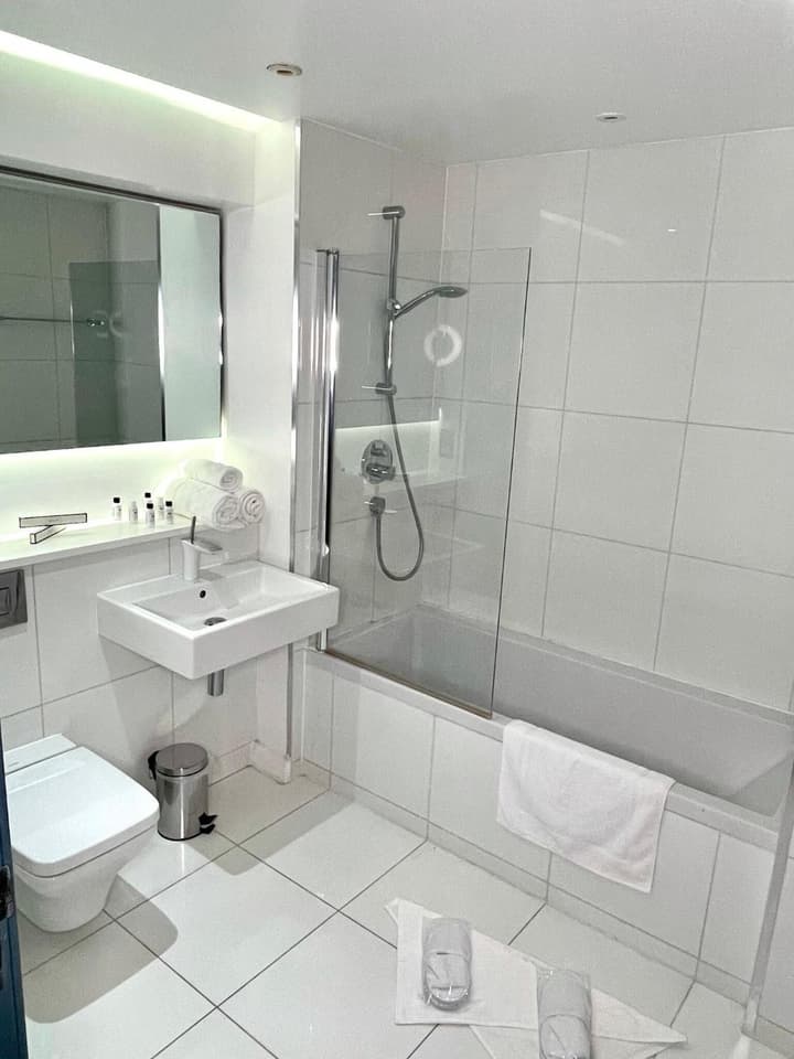 Axiom Park Hotel