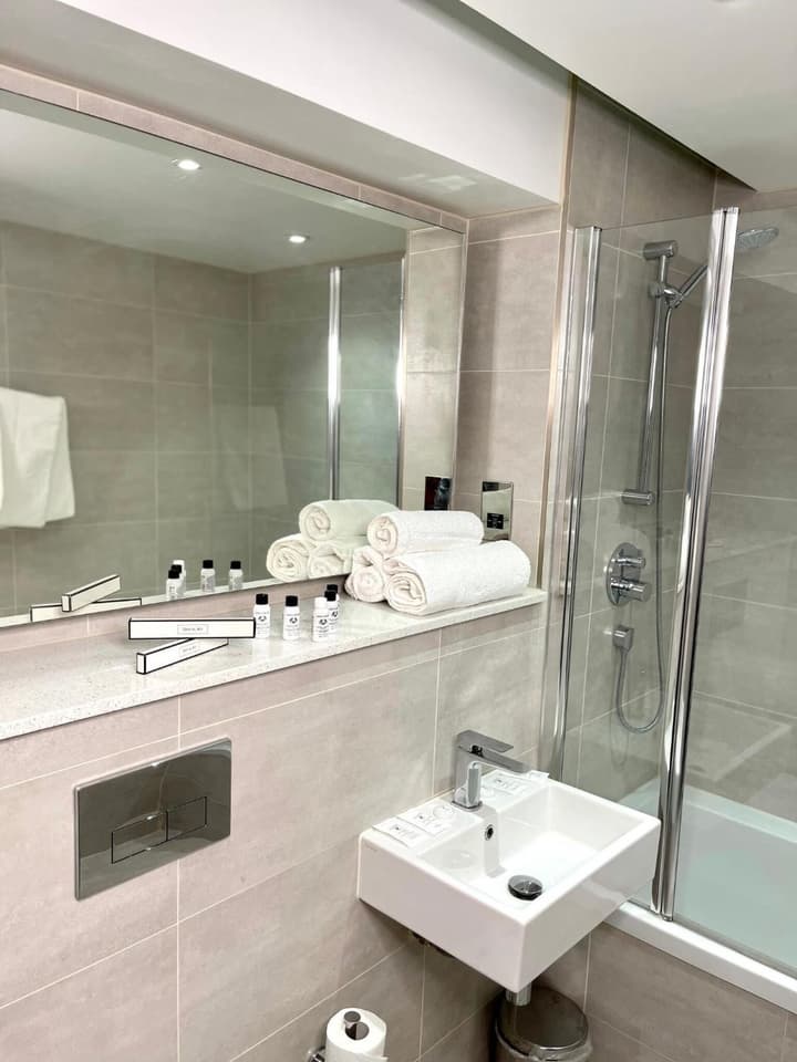 Axiom Park Hotel
