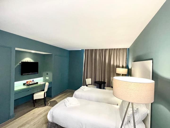 Axiom Park Hotel
