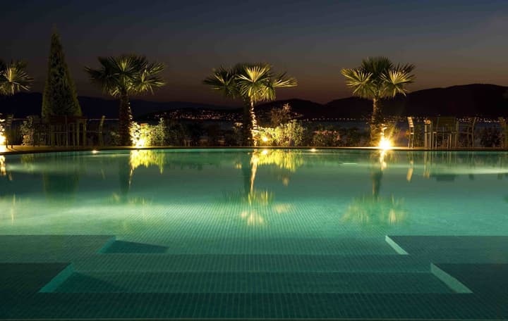 Valis Resort