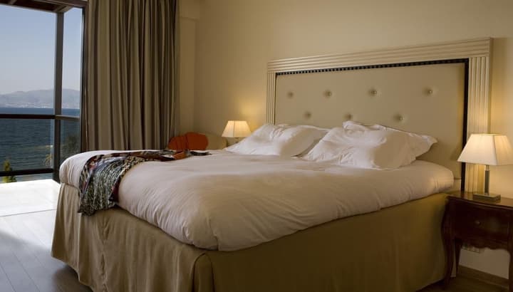 Valis Resort