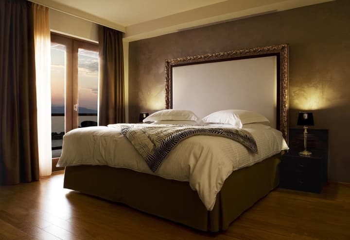 Valis Resort