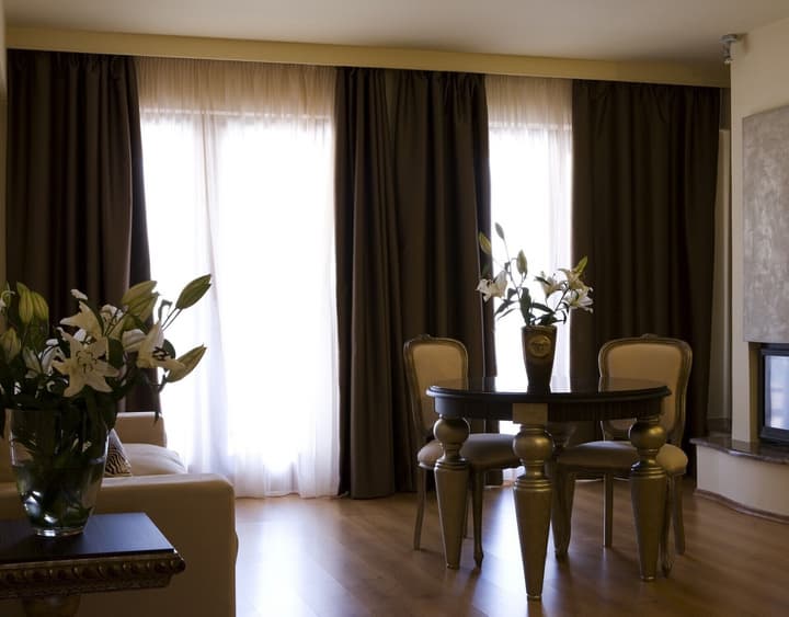 Valis Resort
