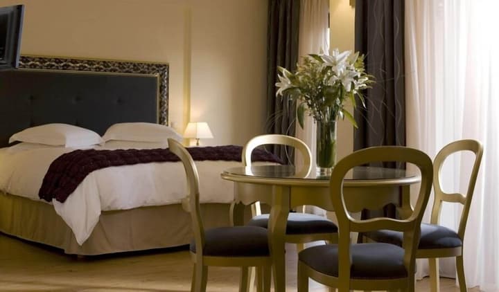 Valis Resort