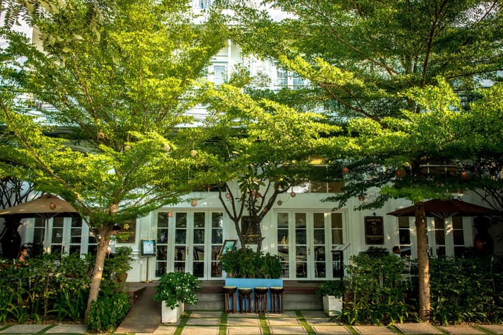 Frangipani Royal Palace Hotel