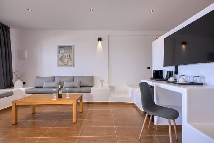 Splendour Hotel and Suites