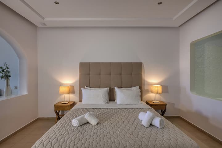 Splendour Hotel and Suites