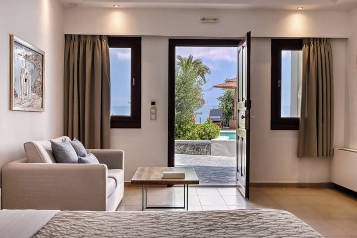Splendour Hotel and Suites