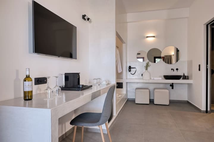 Splendour Hotel and Suites