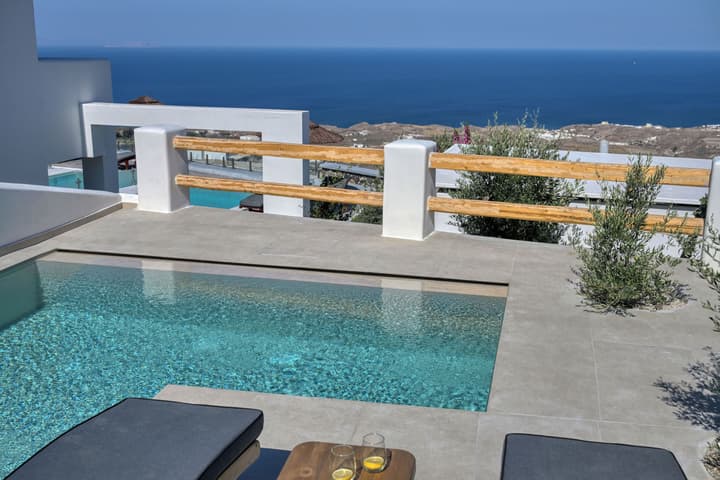 Splendour Hotel and Suites