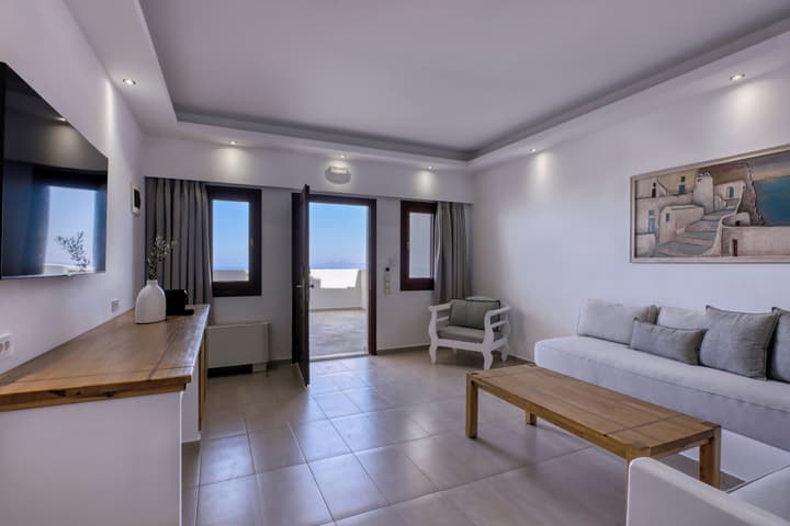 Splendour Hotel and Suites