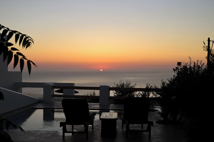 Splendour Hotel and Suites