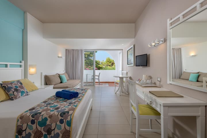 Porto Angeli Beach Resort – All Inclusive