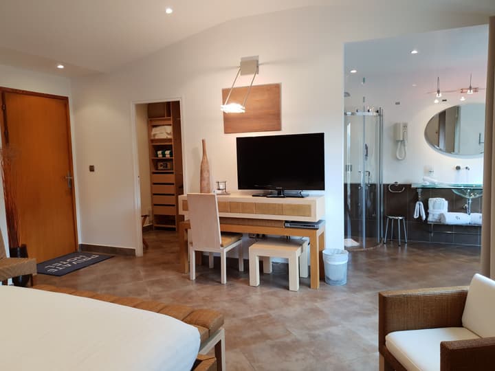 Private Hotel - Adults Only