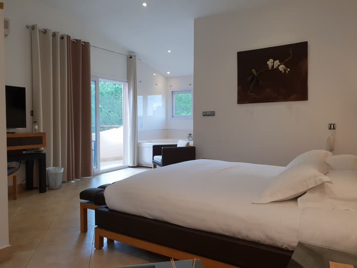 Private Hotel - Adults Only