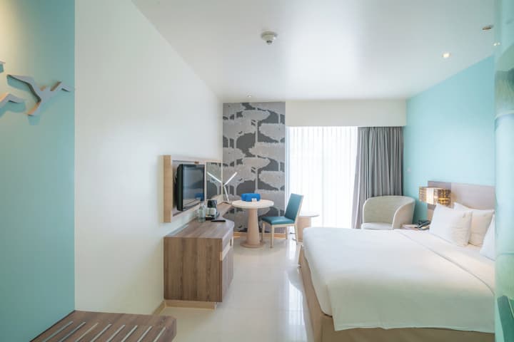 Holiday Inn Express Phuket Patong Beach Central by IHG