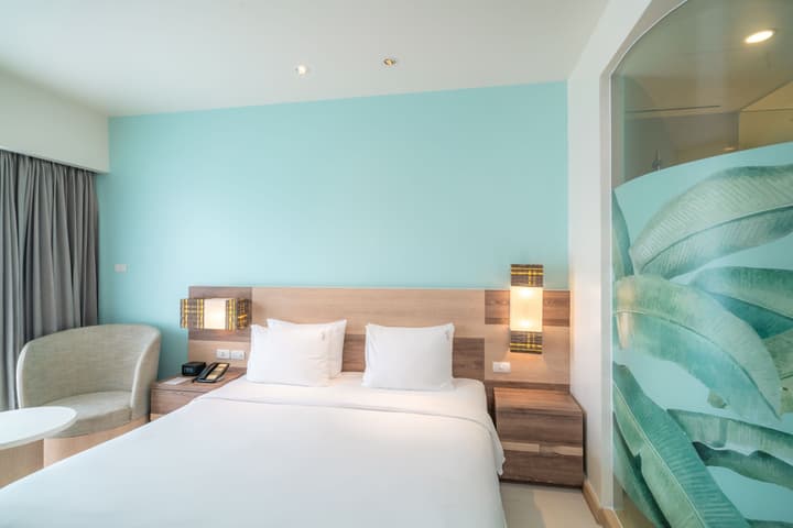 Holiday Inn Express Phuket Patong Beach Central by IHG
