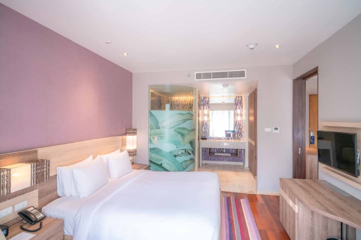 Holiday Inn Express Phuket Patong Beach Central by IHG