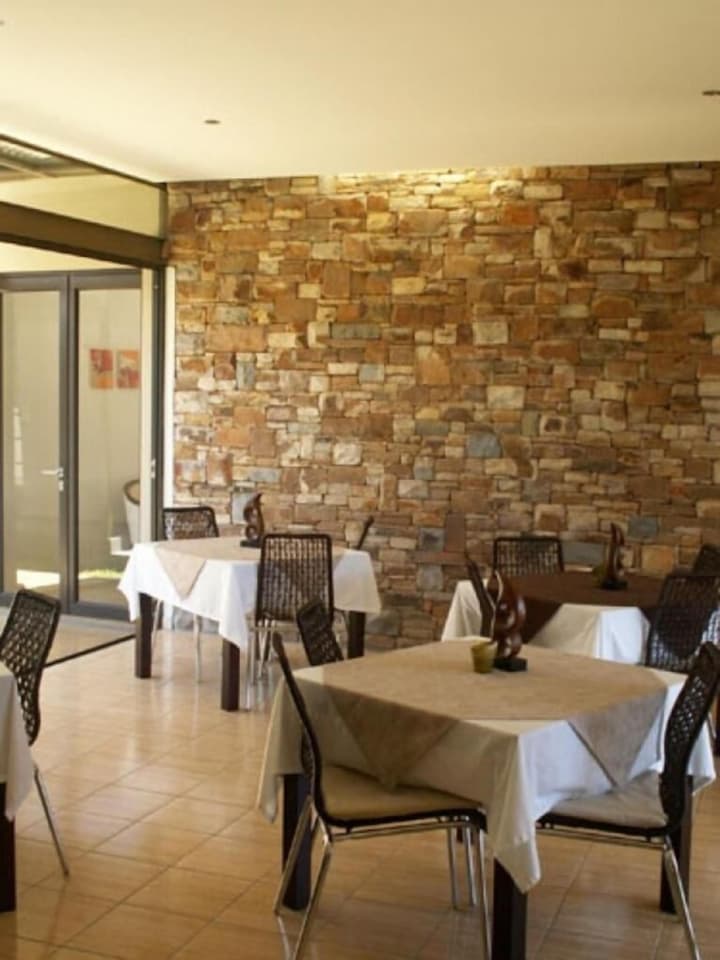 The Elegant Guesthouse