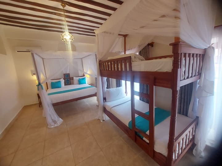 Maru Maru Hotel