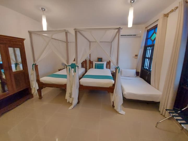 Maru Maru Hotel