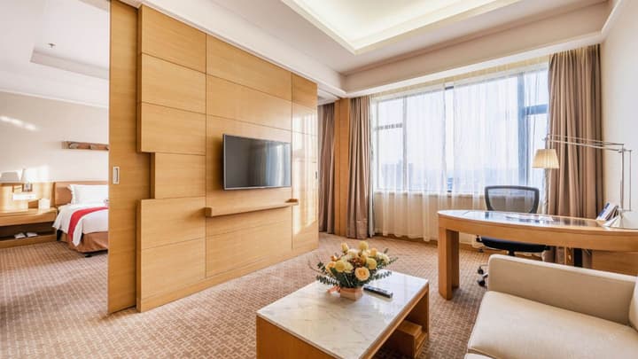 Holiday Inn Xi'an Big Goose Pagoda by IHG