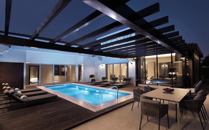 The Ritz-Carlton Abu Dhabi, Grand Canal
