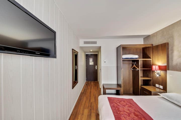 Hotel Paris Pacific