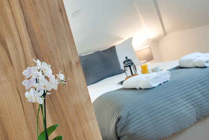 Base Serviced Apartments - Sir Thomas Street