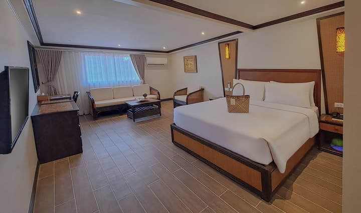 Red Coconut Beach Hotel