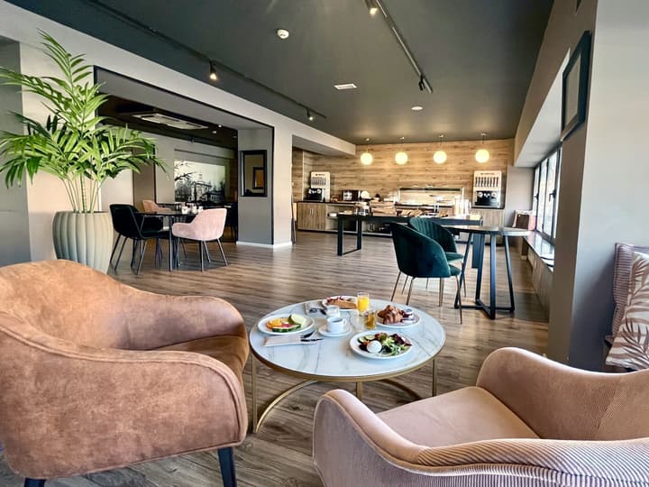 Hotel Acta Madfor