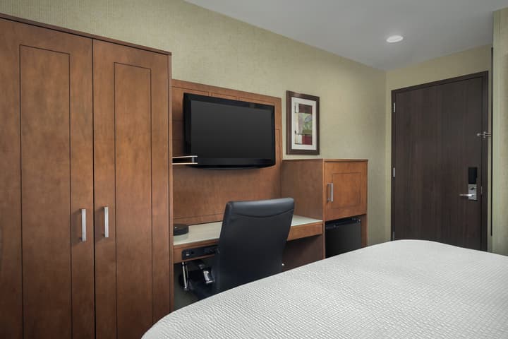 Holiday Inn Express New York - Manhattan West Side by IHG