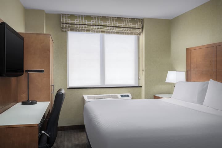 Holiday Inn Express New York - Manhattan West Side by IHG