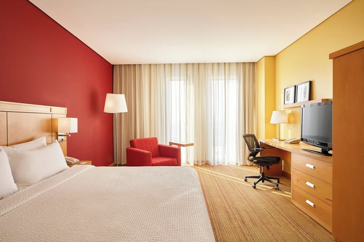 Courtyard by Marriott Leon at the Poliforum