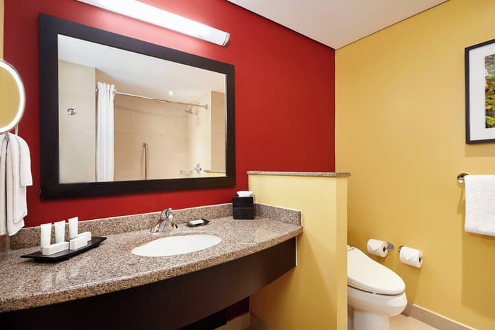 Courtyard by Marriott Leon at the Poliforum