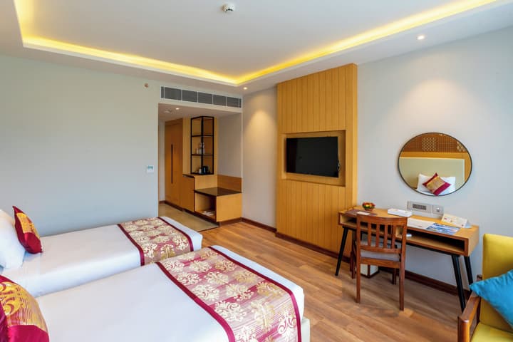 Pokhara Grande