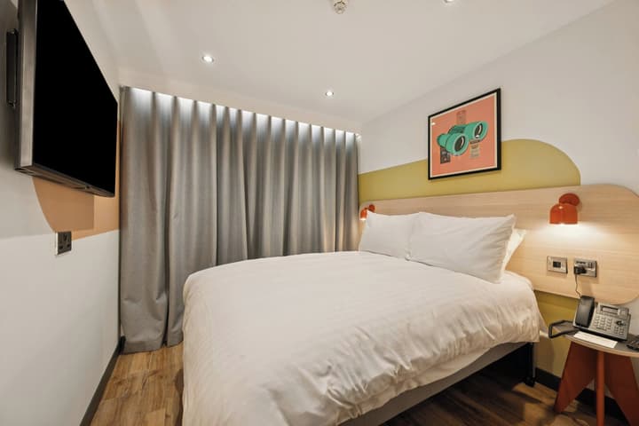 Garner Edinburgh Haymarket by IHG