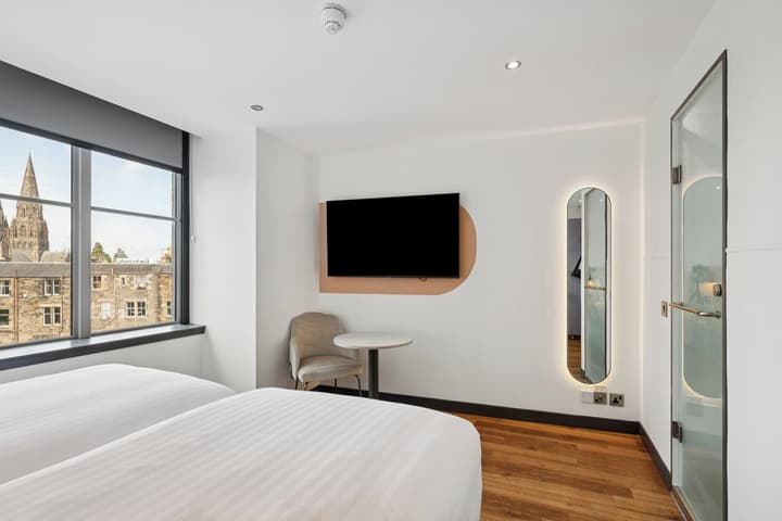 Garner Edinburgh Haymarket by IHG