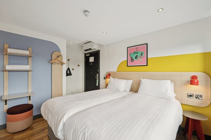 Garner Edinburgh Haymarket by IHG