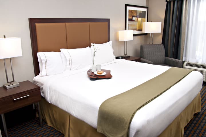 Holiday Inn Express Pembroke by IHG