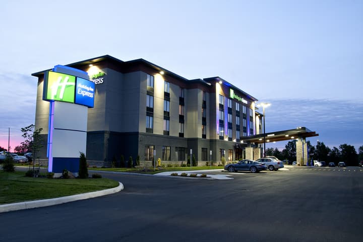 Holiday Inn Express Pembroke by IHG
