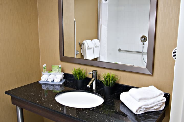 Holiday Inn Express Pembroke by IHG