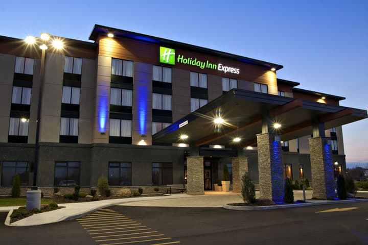 Holiday Inn Express Pembroke by IHG